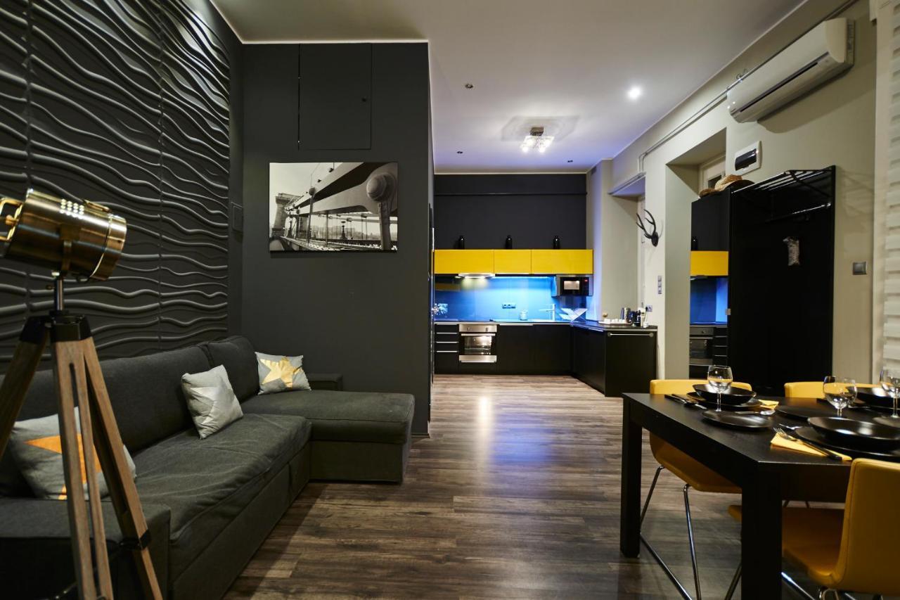 Central Location Yellow-Black Apartment Boedapest Buitenkant foto