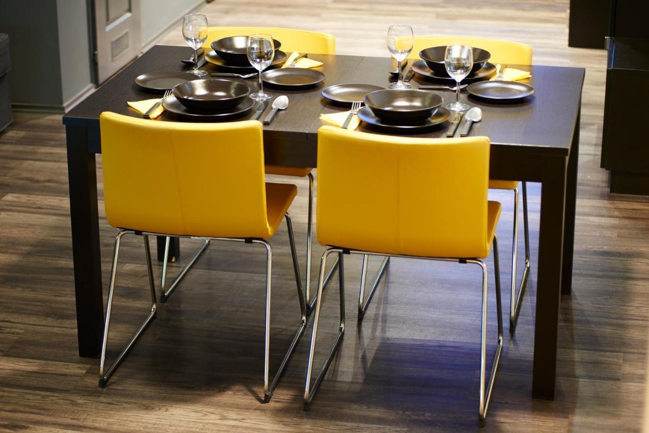 Central Location Yellow-Black Apartment Boedapest Buitenkant foto